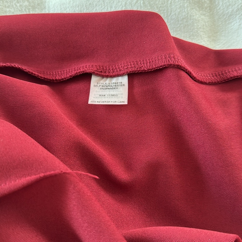Sugar + Lips Burgundy Off The Shoulder Jumpsuit Size M NWT - Picture 9 of 9